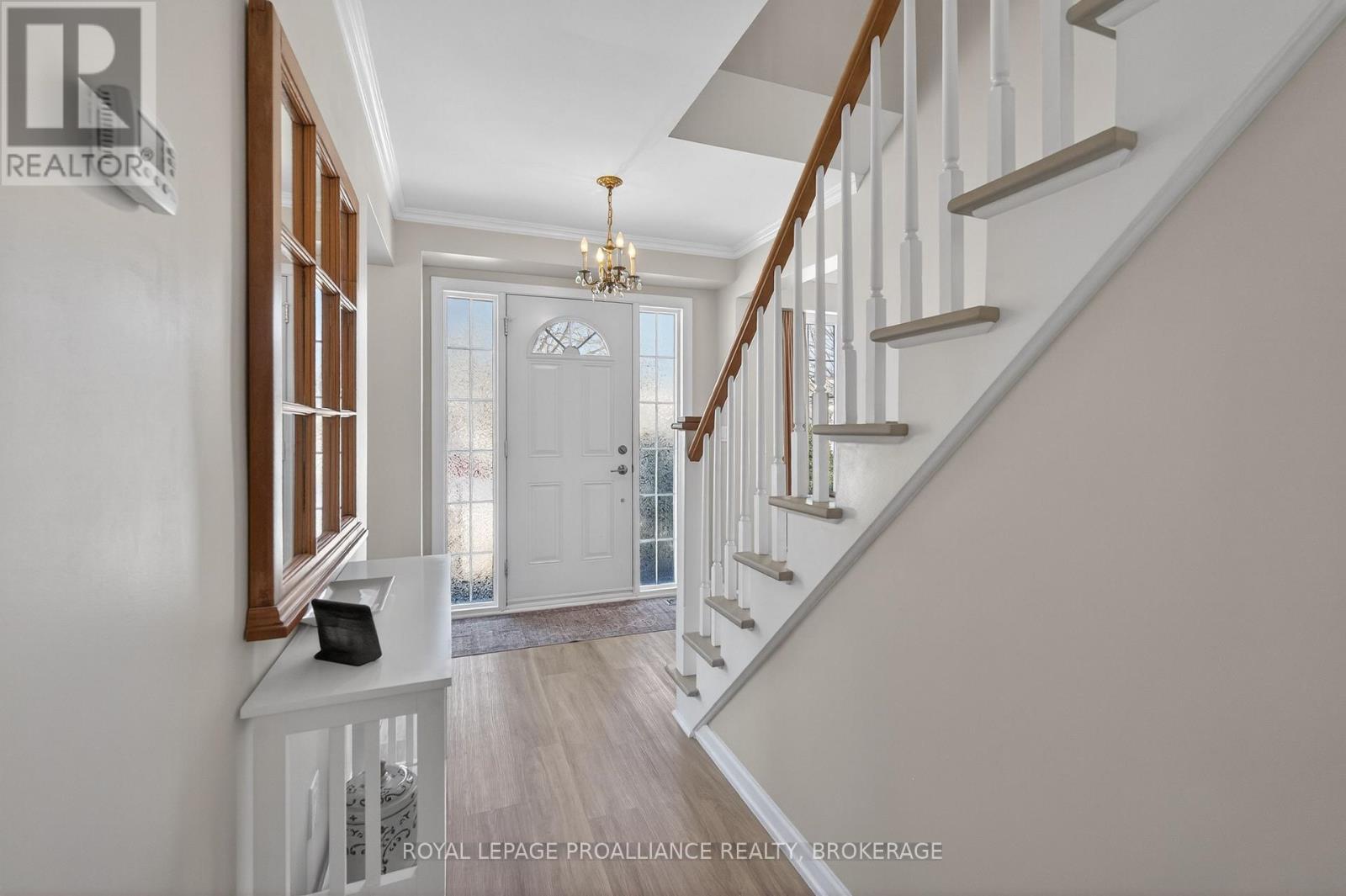 745 Sussex Boulevard, Kingston (South Of Taylor-Kidd Blvd), Ontario  K7M 5B4 - Photo 5 - X12838794