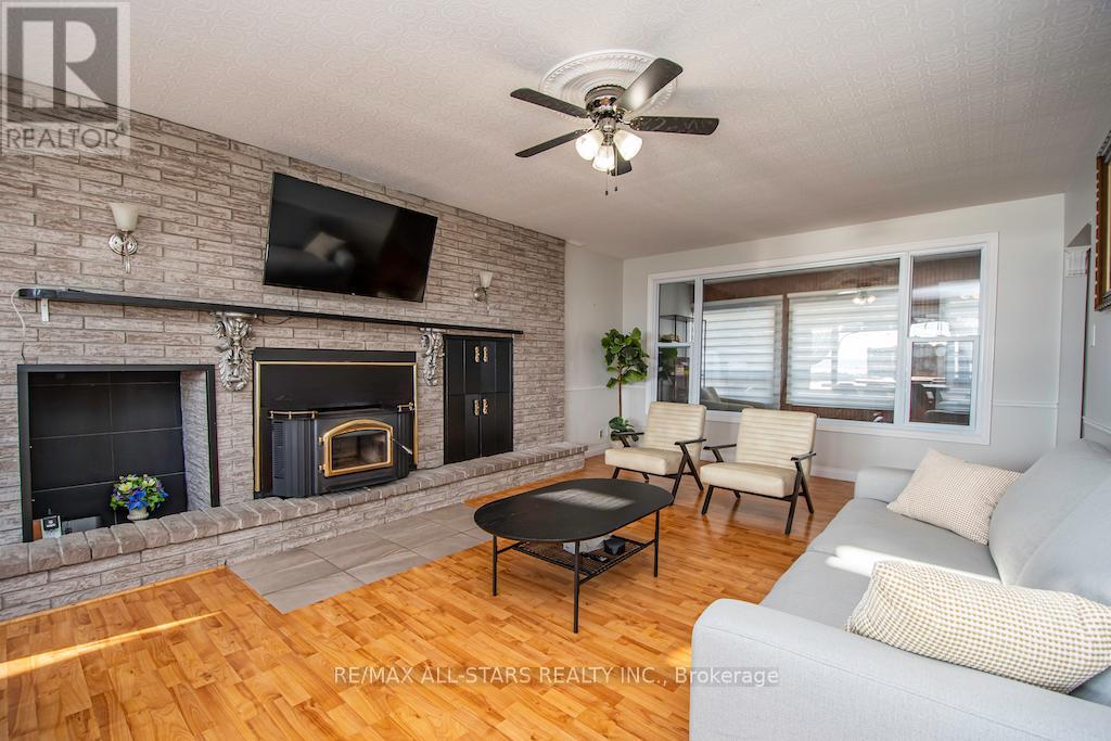 122 Fenelon Drive, Kawartha Lakes, Ontario  K0M 1G0 - Photo 14 - X12838700