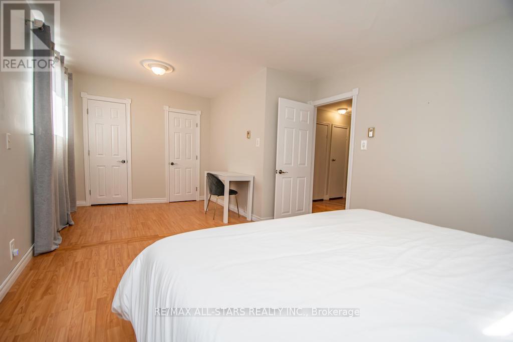 122 Fenelon Drive, Kawartha Lakes, Ontario  K0M 1G0 - Photo 23 - X12838700