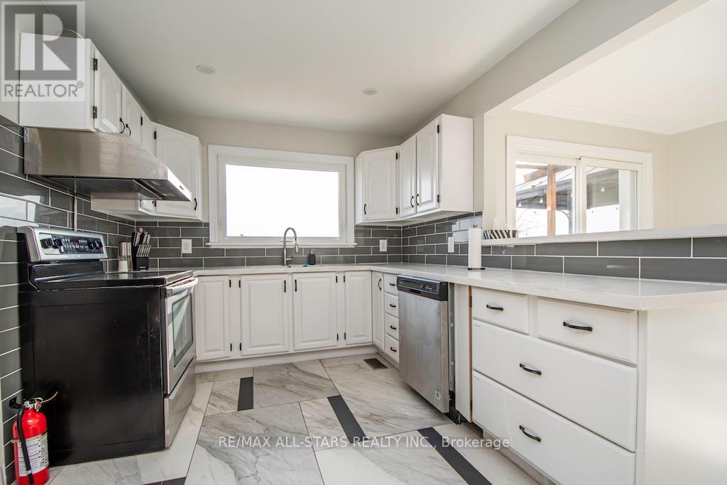 122 Fenelon Drive, Kawartha Lakes, Ontario  K0M 1G0 - Photo 9 - X12838700