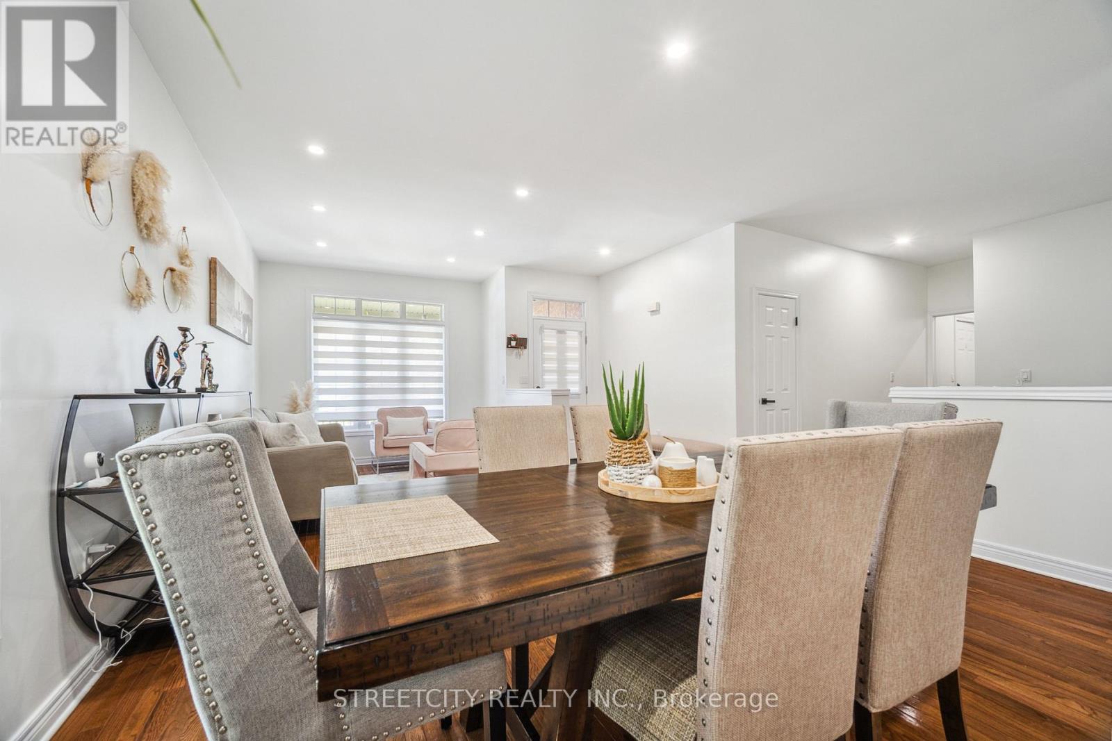 211 - 2025 Meadowgate Boulevard S, London South, Ontario  N6M 1K9 - Photo 10 - X12838638