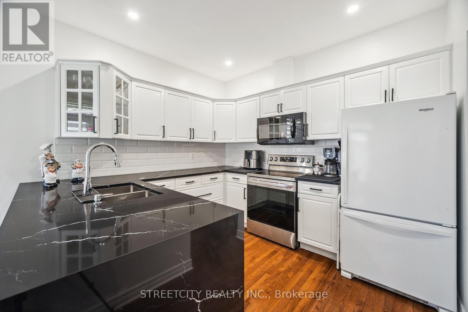 211 - 2025 Meadowgate Boulevard S, London South, Ontario  N6M 1K9 - Photo 14 - X12838638