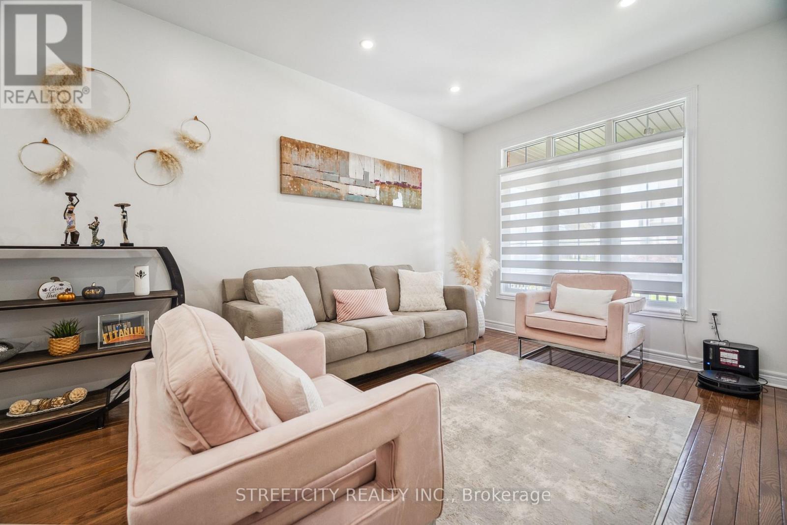 211 - 2025 Meadowgate Boulevard S, London South, Ontario  N6M 1K9 - Photo 4 - X12838638