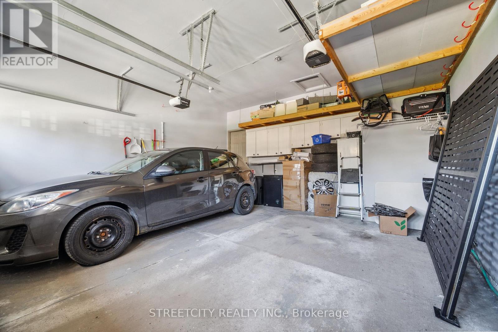 211 - 2025 Meadowgate Boulevard S, London South, Ontario  N6M 1K9 - Photo 9 - X12838638