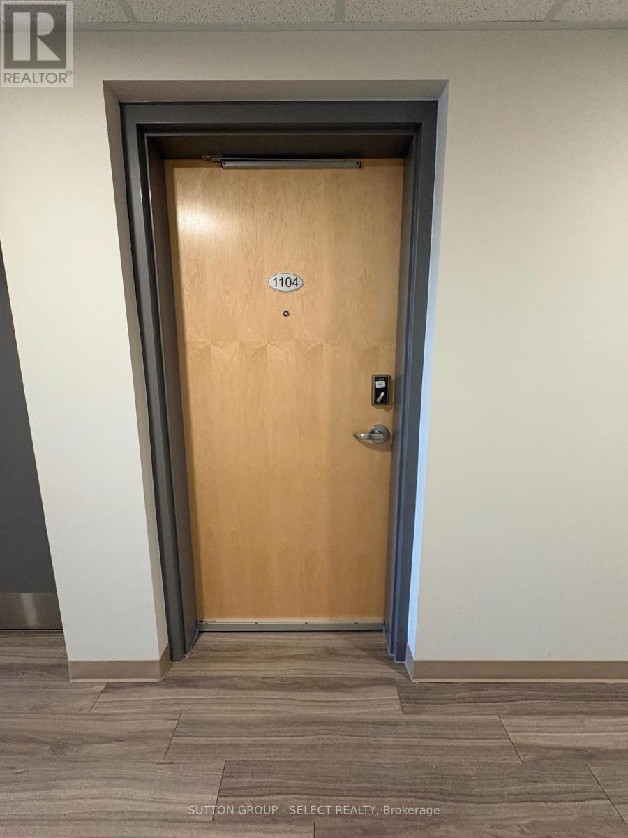 1104 - 99 Pond Mills Road, London South, Ontario  N5Z 3X3 - Photo 3 - X12838680