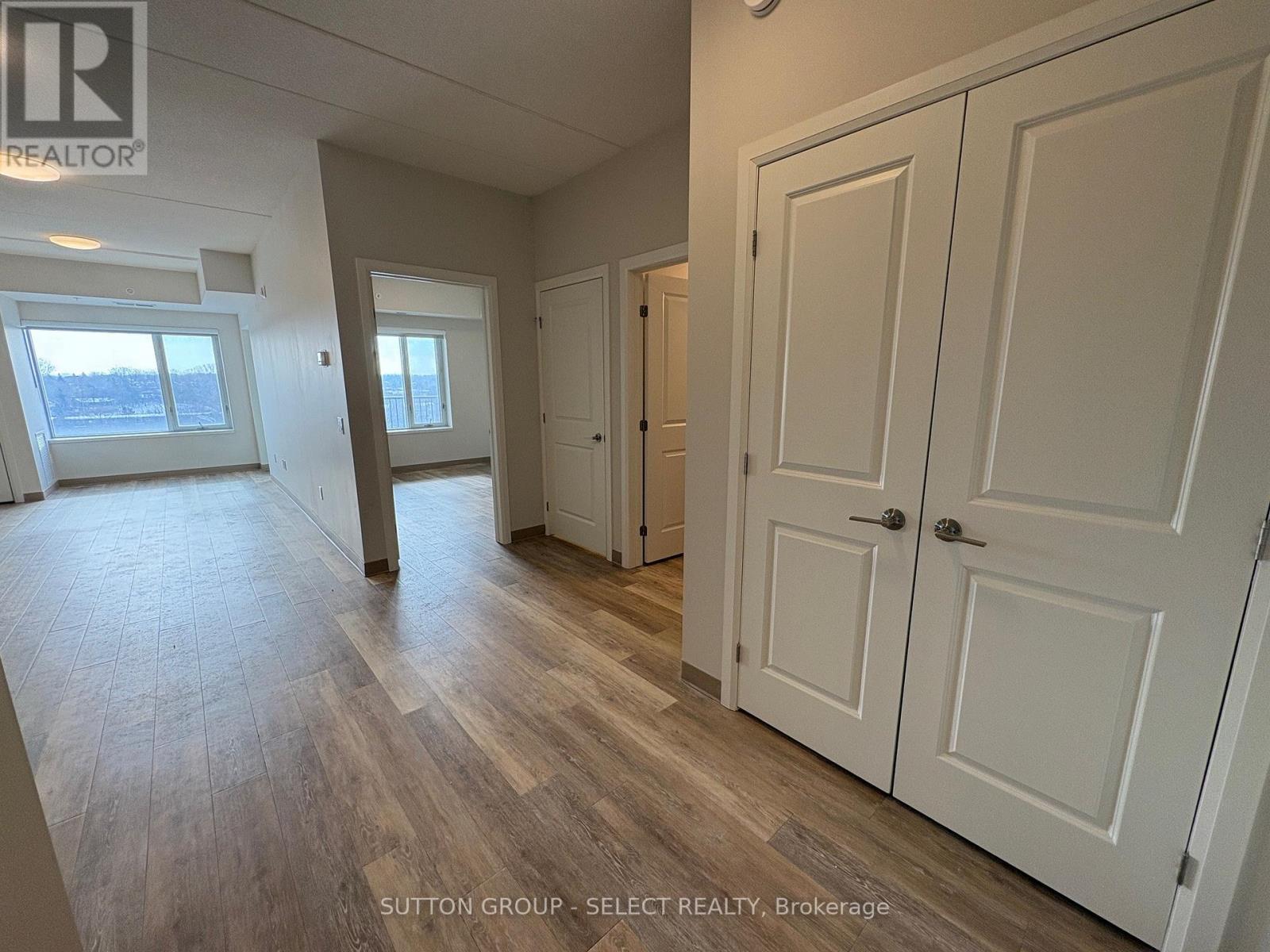 1004 - 99 Pond Mills Road, London South, Ontario  N5Z 3X3 - Photo 5 - X12838696