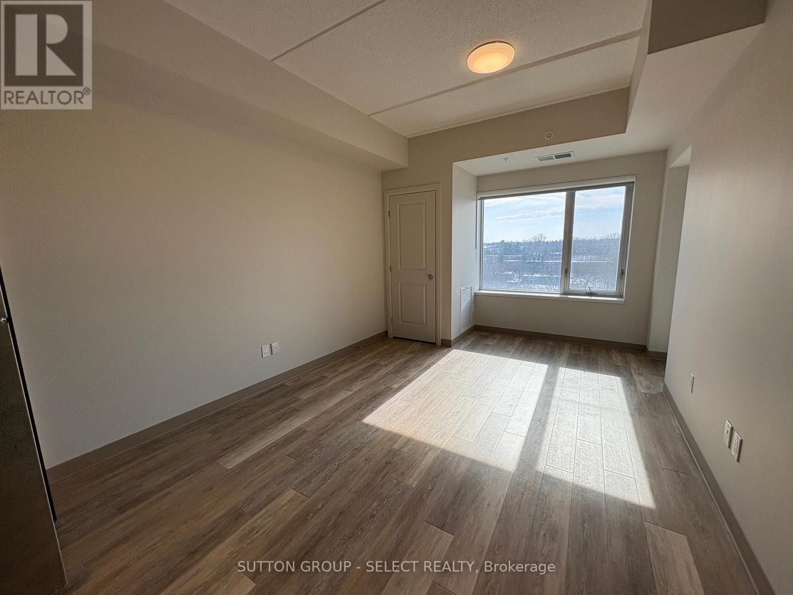 1004 - 99 Pond Mills Road, London South, Ontario  N5Z 3X3 - Photo 8 - X12838696