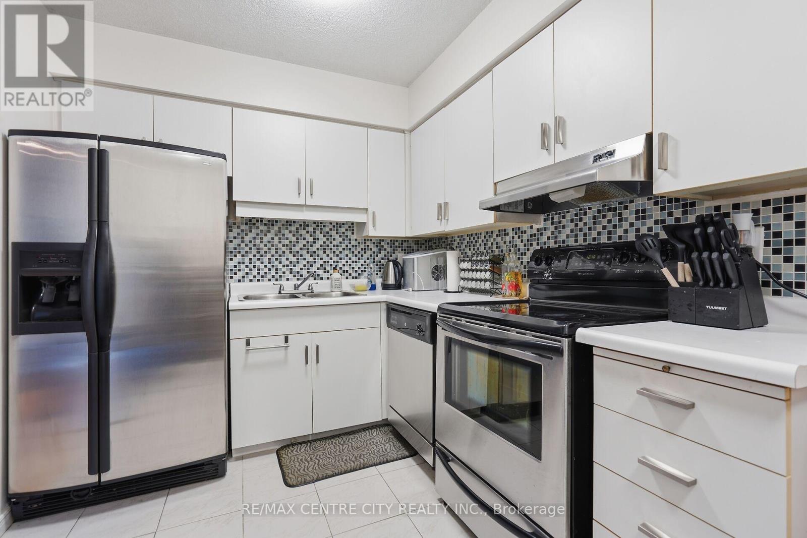 1503 - 695 Richmond Street, London East, Ontario  N6A 5M8 - Photo 11 - X12838738