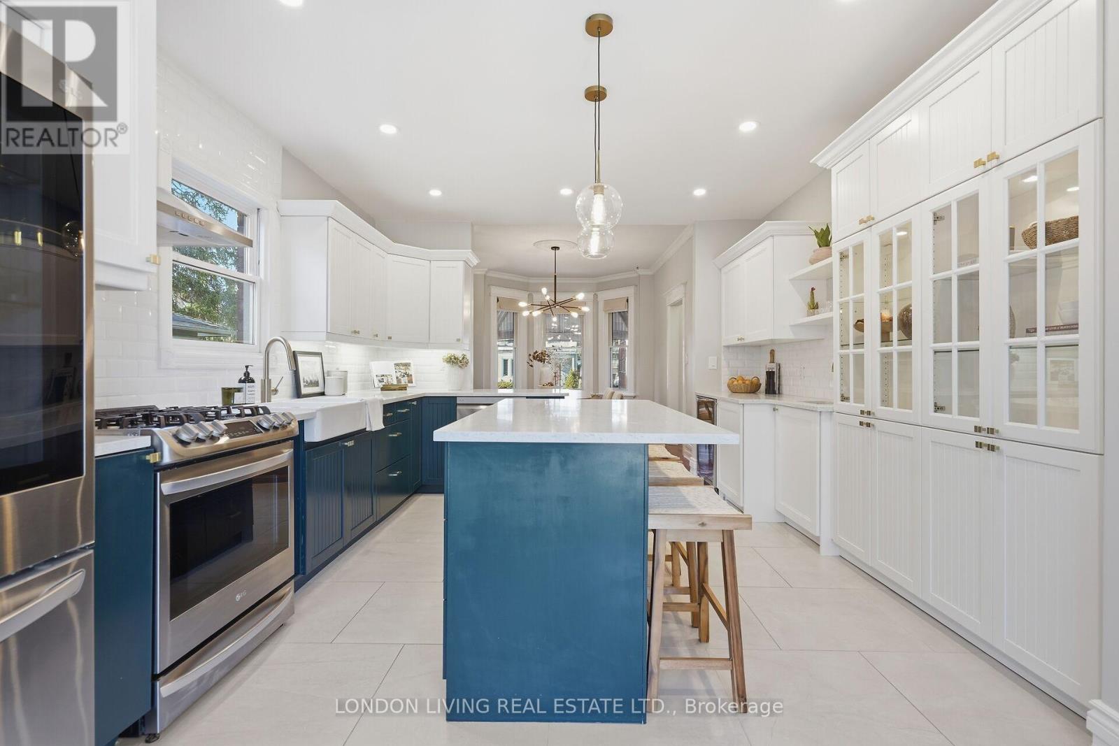 197 Elmwood Avenue E, London South, Ontario  N6C 1K1 - Photo 11 - X12838860