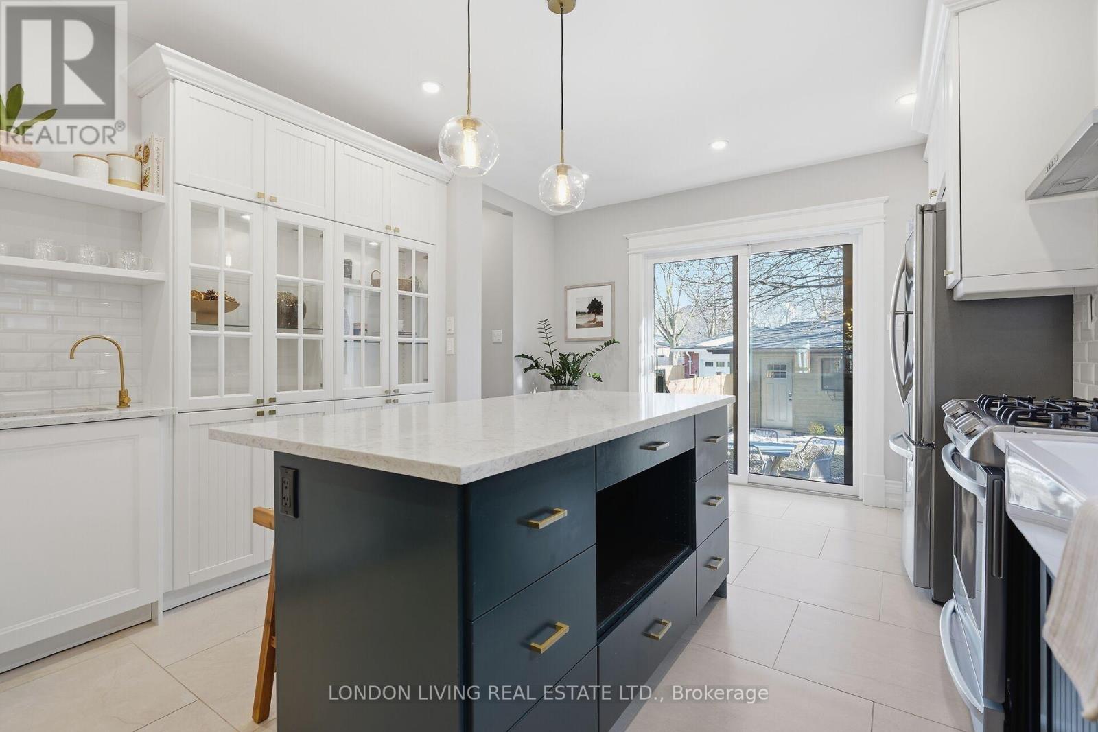 197 Elmwood Avenue E, London South, Ontario  N6C 1K1 - Photo 15 - X12838860