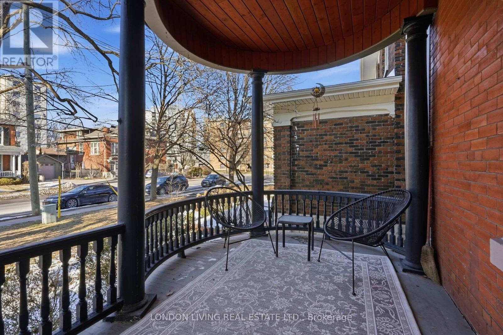 197 Elmwood Avenue E, London South, Ontario  N6C 1K1 - Photo 4 - X12838860