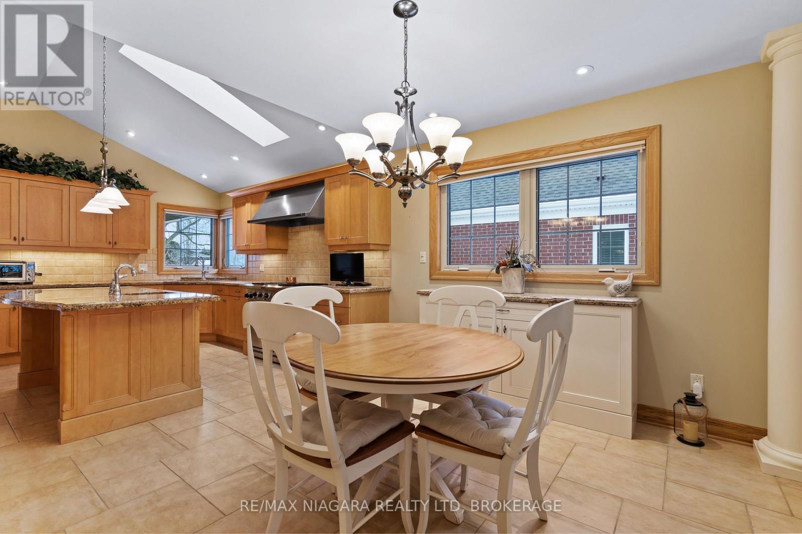 222 Four Mile Creek Road, Niagara-On-The-Lake, Ontario  L0S 1P0 - Photo 13 - X12716880