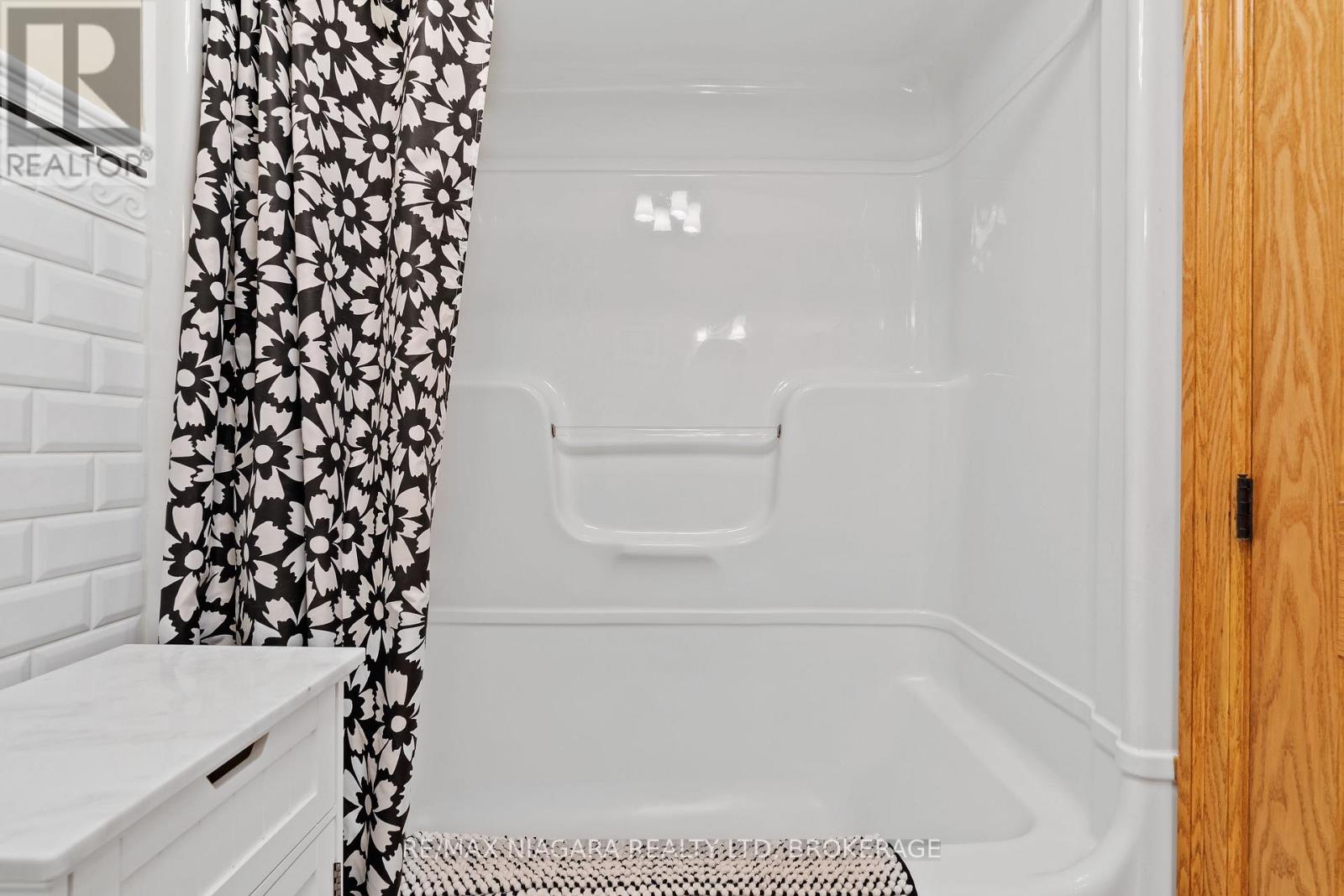 222 Four Mile Creek Road, Niagara-On-The-Lake, Ontario  L0S 1P0 - Photo 20 - X12716880