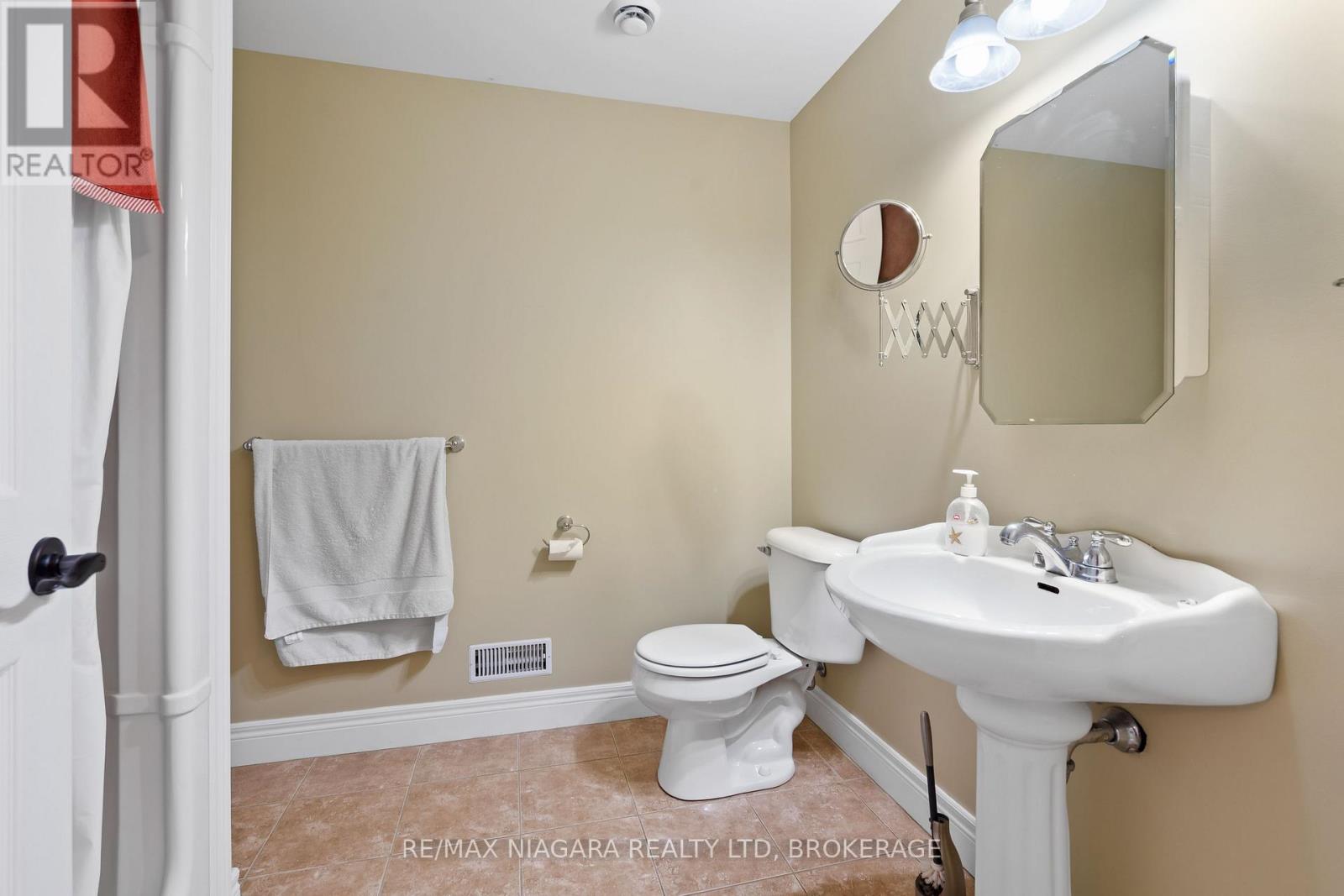 222 Four Mile Creek Road, Niagara-On-The-Lake, Ontario  L0S 1P0 - Photo 30 - X12716880