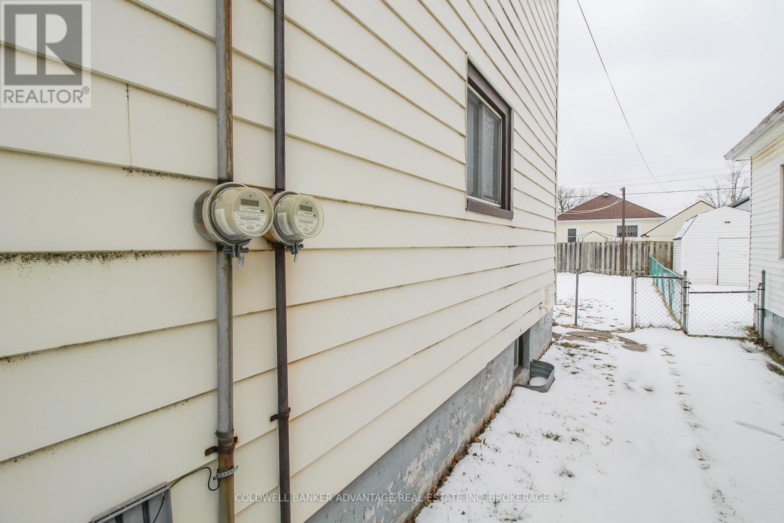 236 Wallace Avenue S, Welland, Ontario  L3B 1R6 - Photo 3 - X12826934