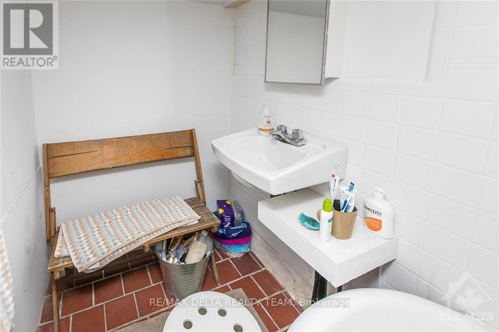 27 Perkins Street, Ottawa, Ontario  K1R 7G4 - Photo 10 - X12838750