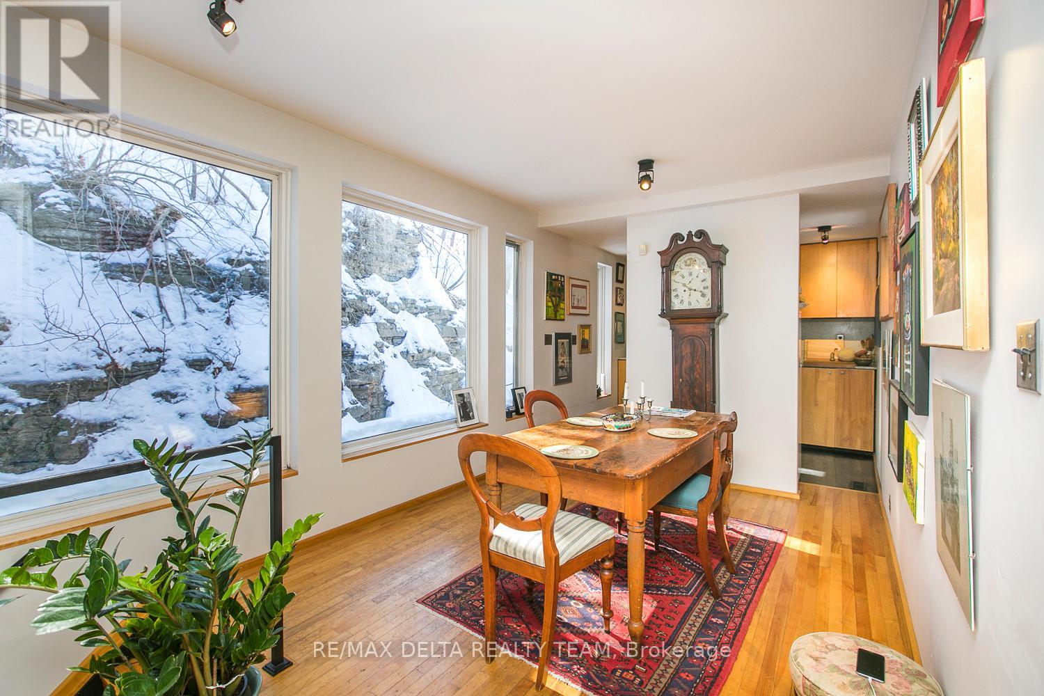 27 Perkins Street, Ottawa, Ontario  K1R 7G4 - Photo 24 - X12838750