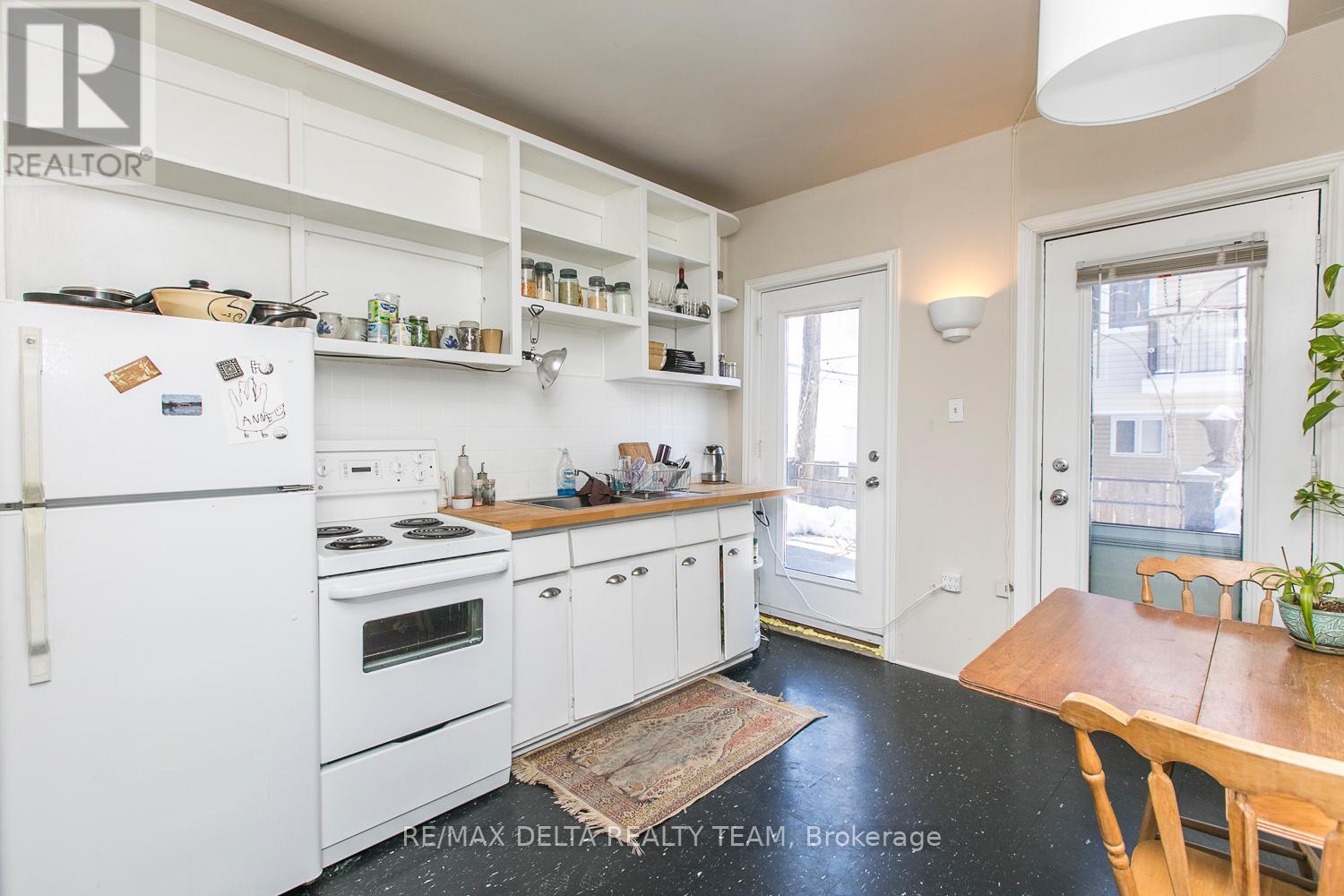 27 Perkins Street, Ottawa, Ontario  K1R 7G4 - Photo 5 - X12838750