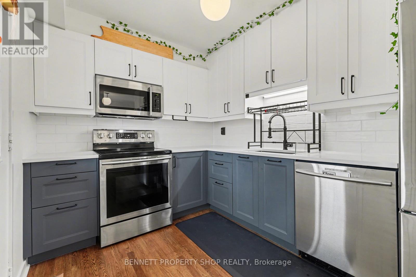 18 - 3205 Uplands Drive, Ottawa, Ontario  K1V 9T3 - Photo 8 - X12838798