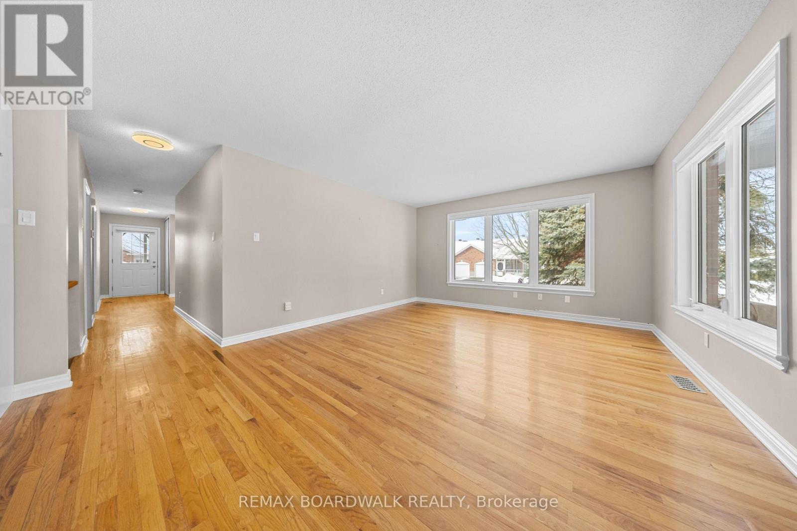 1 Weaver Crescent, Ottawa, Ontario  K2K 3E1 - Photo 17 - X12838850
