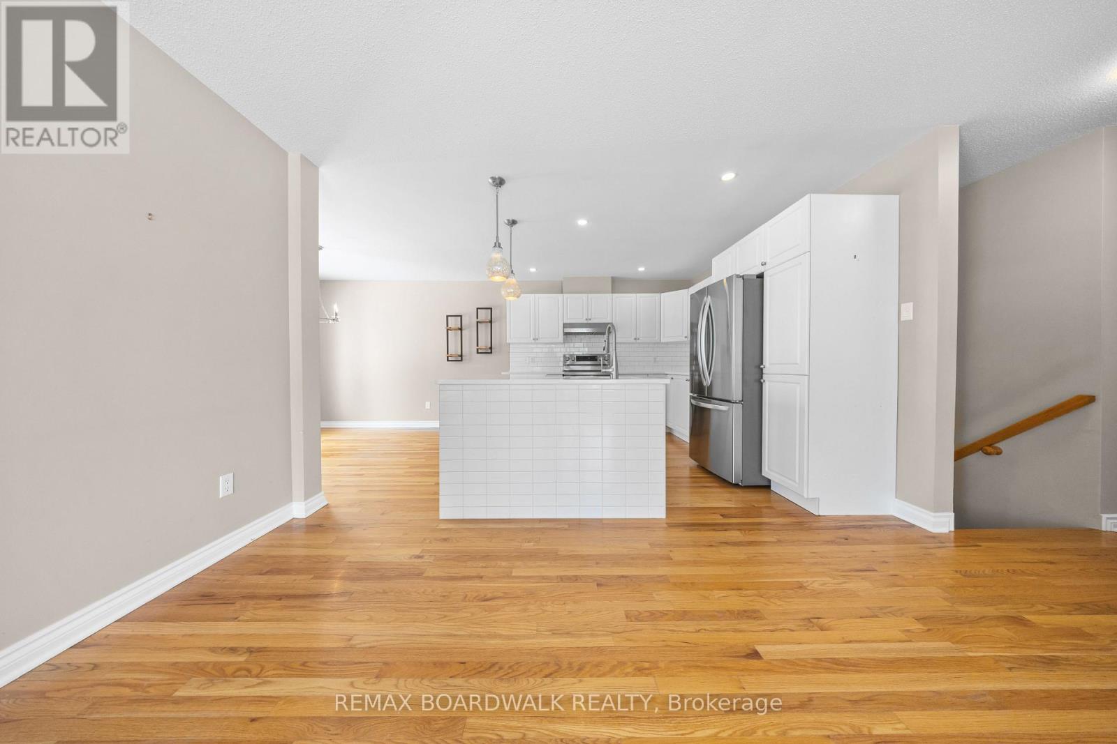 1 Weaver Crescent, Ottawa, Ontario  K2K 3E1 - Photo 21 - X12838850