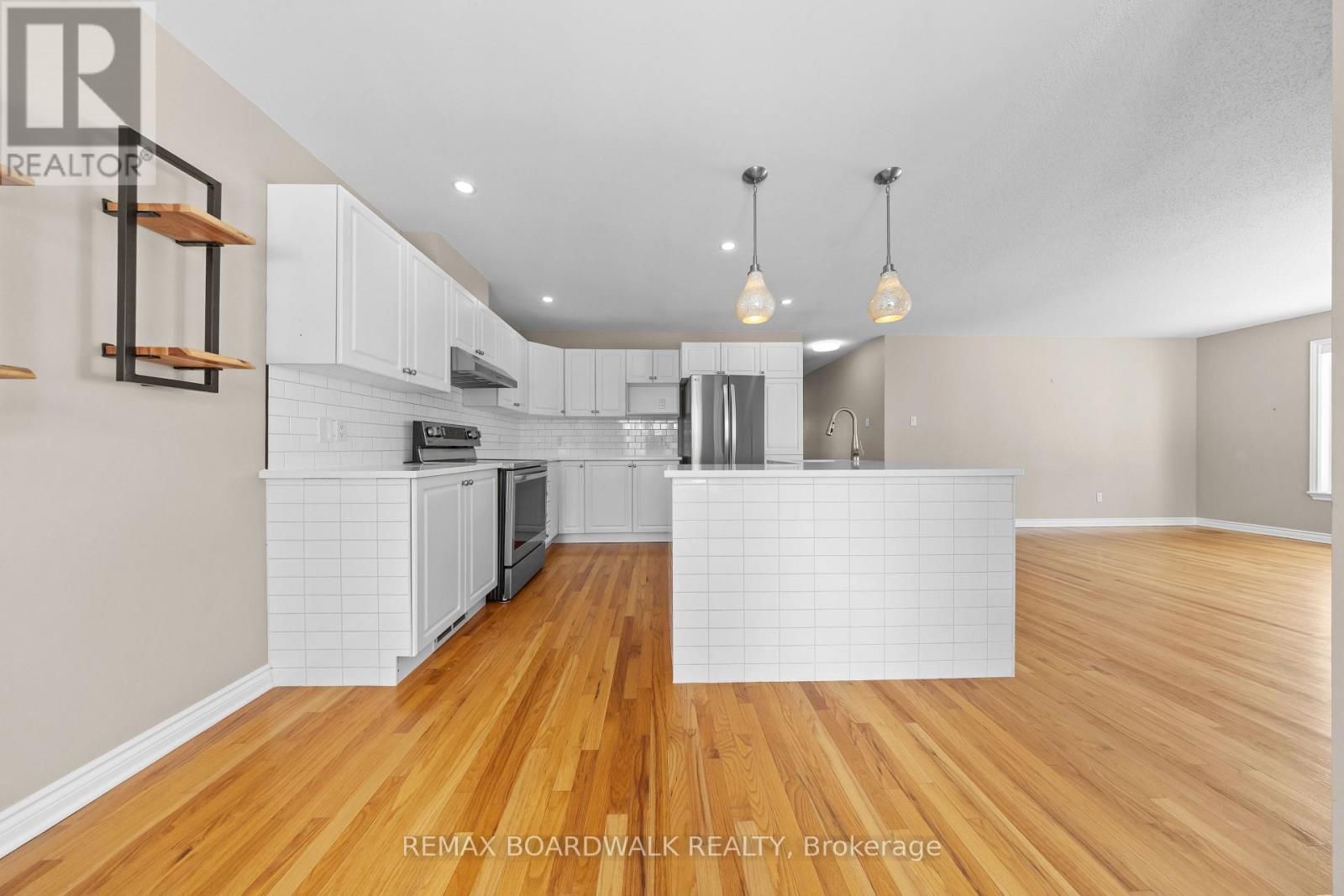 1 Weaver Crescent, Ottawa, Ontario  K2K 3E1 - Photo 22 - X12838850