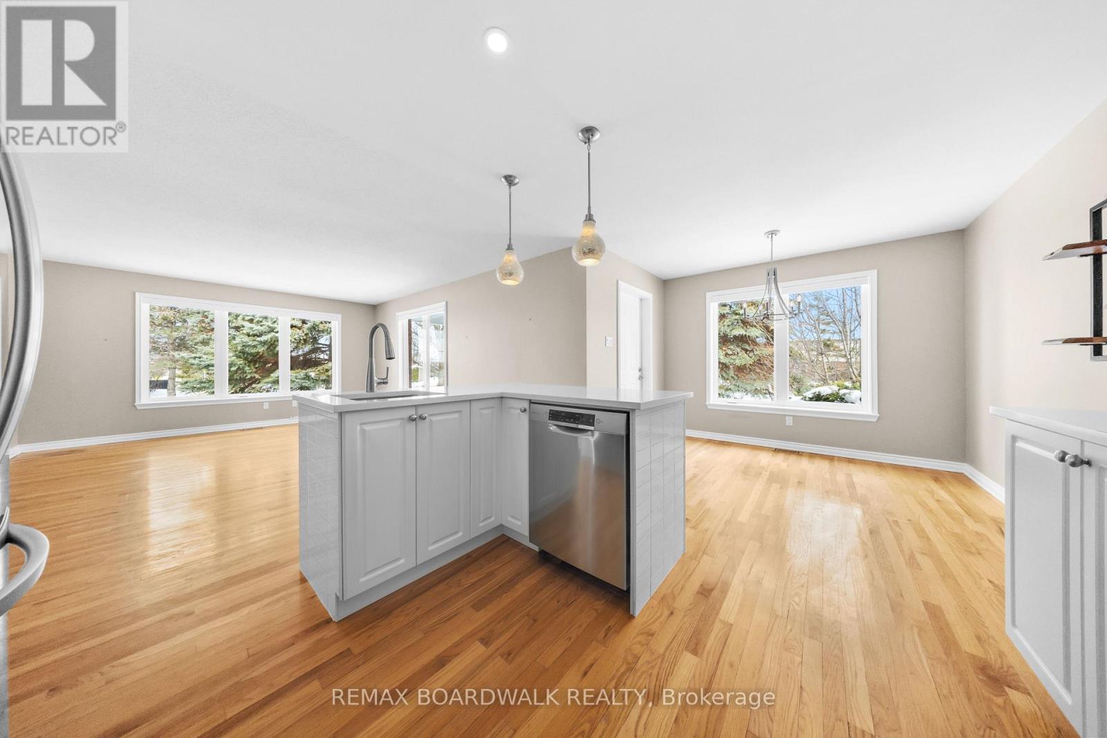 1 Weaver Crescent, Ottawa, Ontario  K2K 3E1 - Photo 25 - X12838850