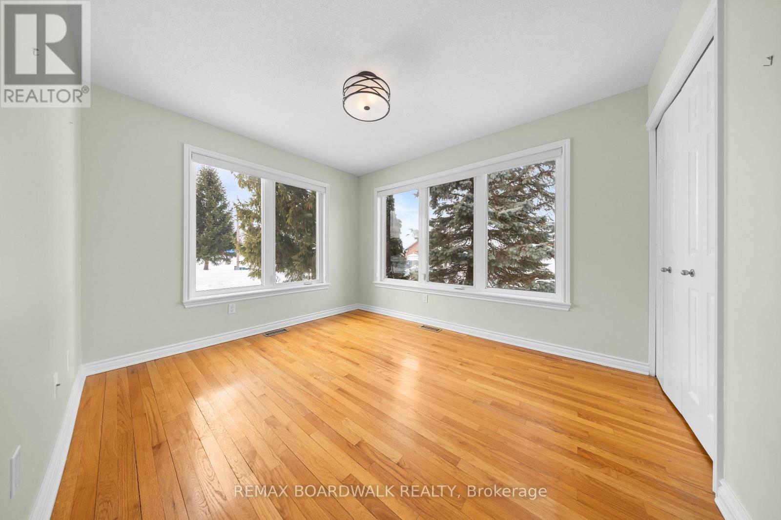 1 Weaver Crescent, Ottawa, Ontario  K2K 3E1 - Photo 6 - X12838850