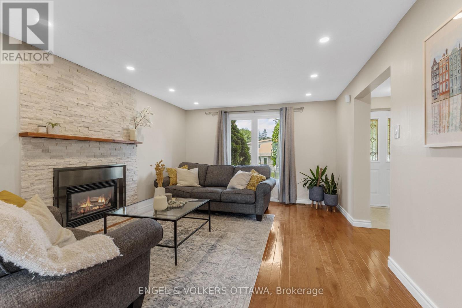 97 Queensline Drive, Ottawa, Ontario  K2H 7J6 - Photo 3 - X12838856