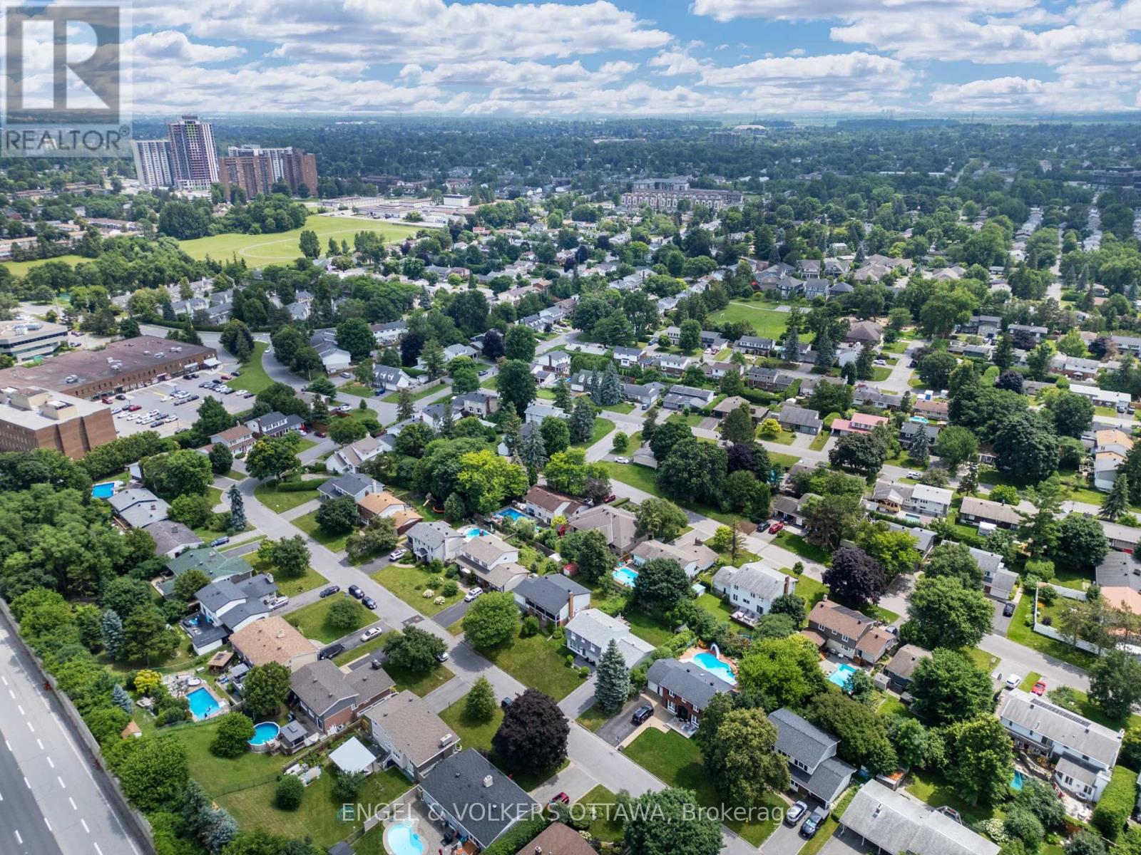 97 Queensline Drive, Ottawa, Ontario  K2H 7J6 - Photo 35 - X12838856