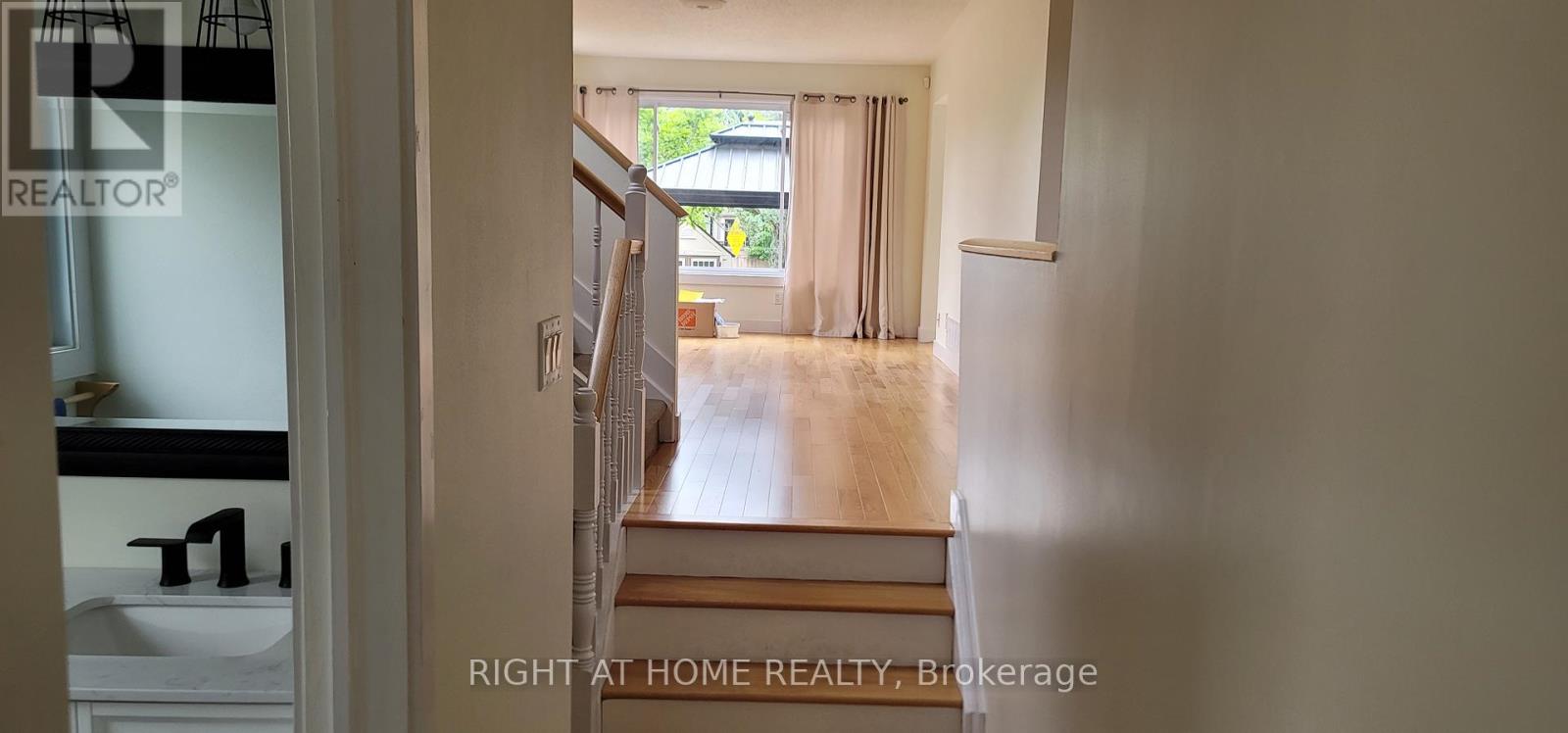 7 Covington Place, Ottawa, Ontario  K2G 6B3 - Photo 3 - X12838896