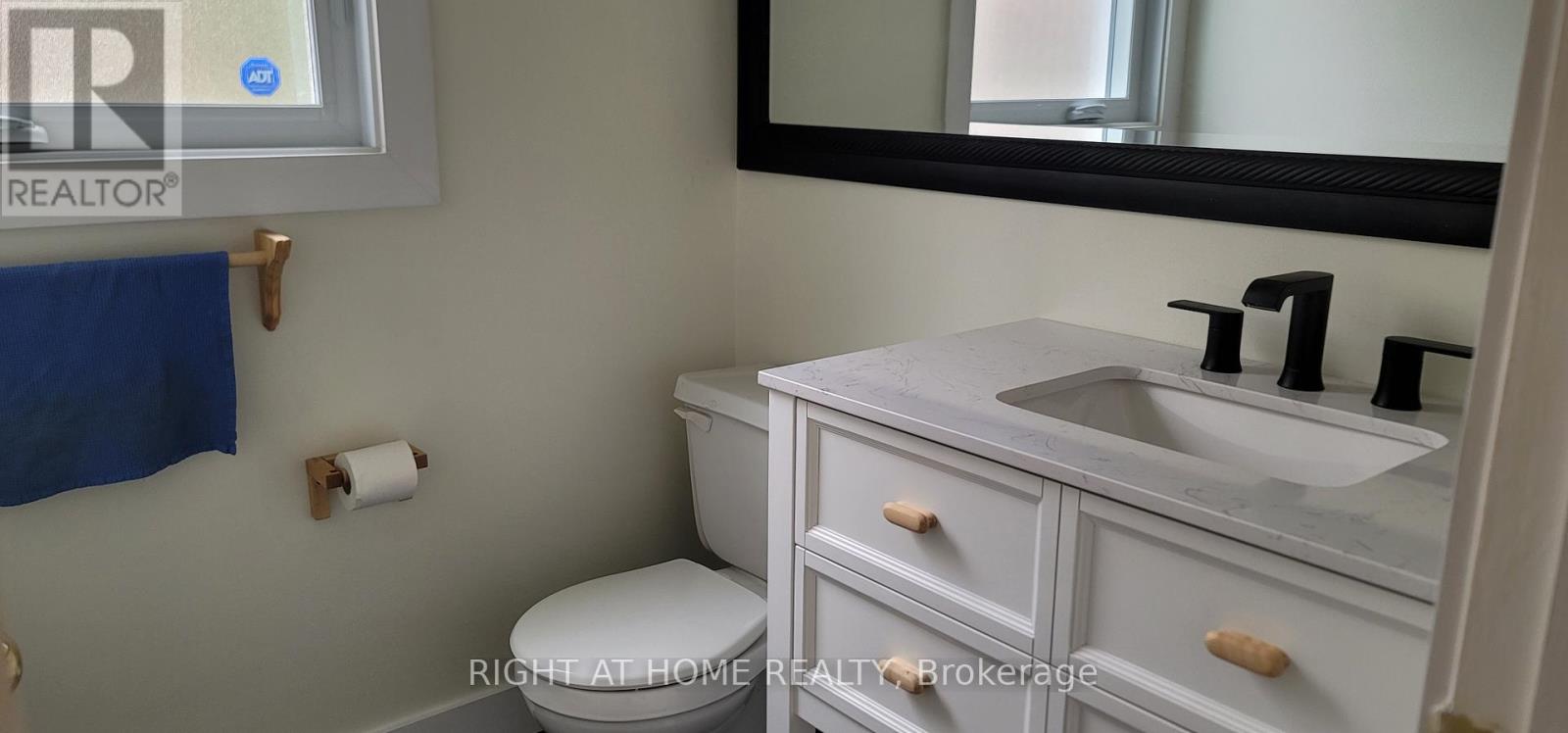 7 Covington Place, Ottawa, Ontario  K2G 6B3 - Photo 4 - X12838896