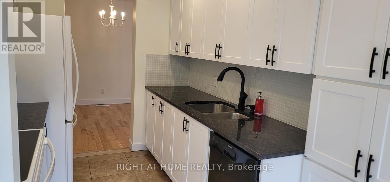 7 Covington Place, Ottawa, Ontario  K2G 6B3 - Photo 9 - X12838896