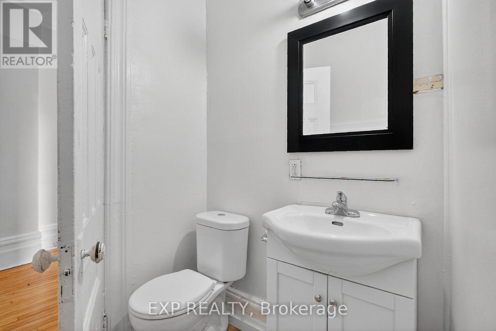 366 Frank Street, Ottawa, Ontario  K2P 0Y1 - Photo 10 - X12838914