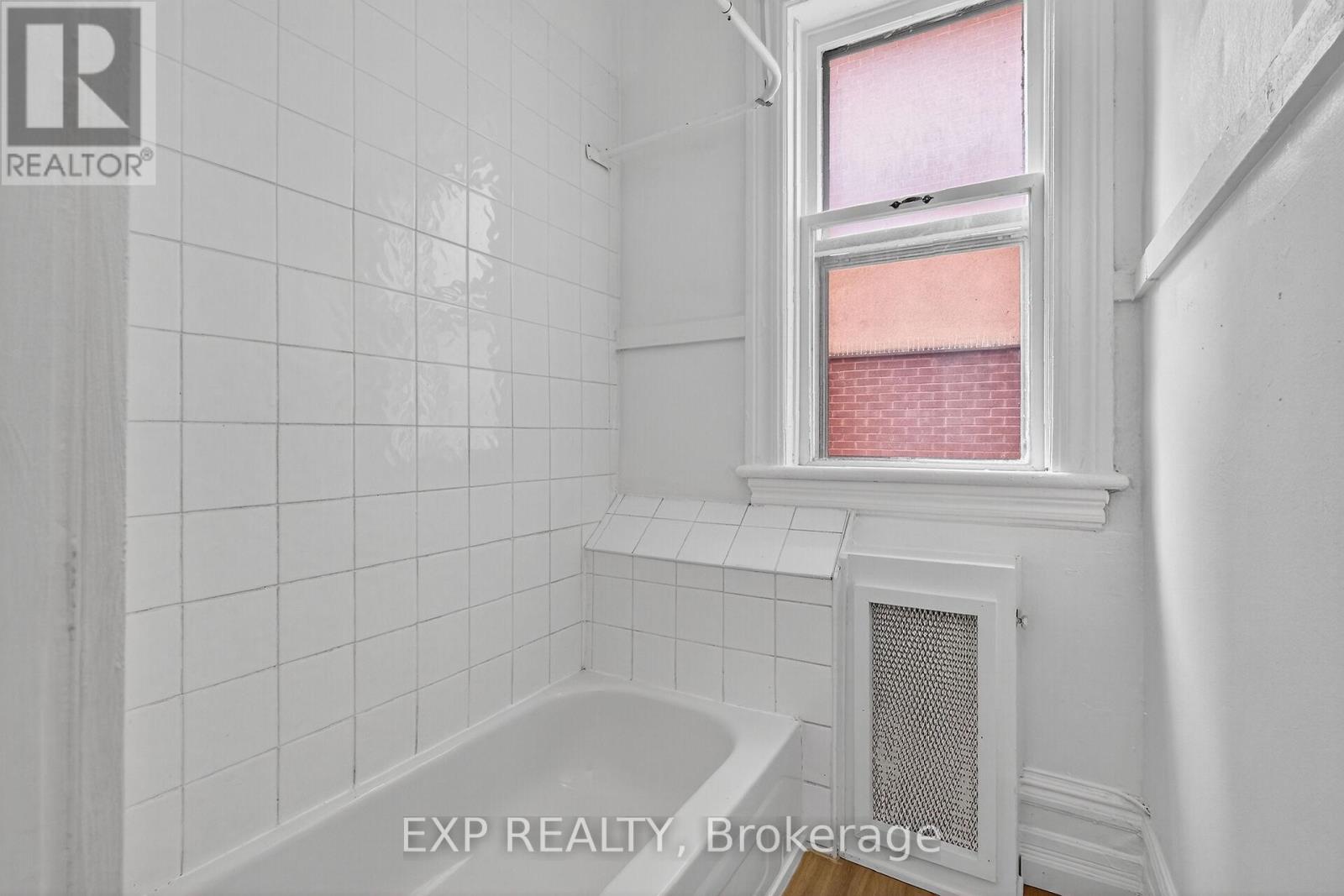 366 Frank Street, Ottawa, Ontario  K2P 0Y1 - Photo 11 - X12838914