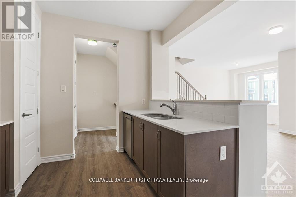 78 Ballinora Lane, Ottawa, Ontario  K2S 2Z6 - Photo 11 - X12838928