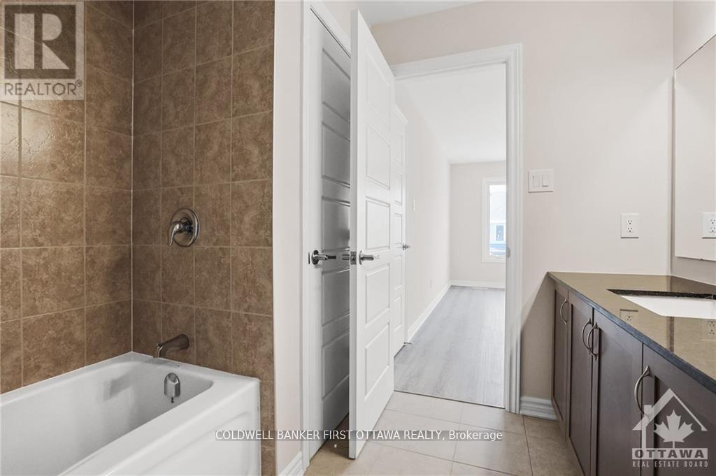 78 Ballinora Lane, Ottawa, Ontario  K2S 2Z6 - Photo 30 - X12838928