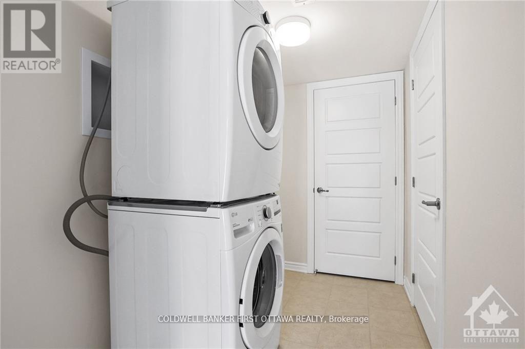 78 Ballinora Lane, Ottawa, Ontario  K2S 2Z6 - Photo 6 - X12838928