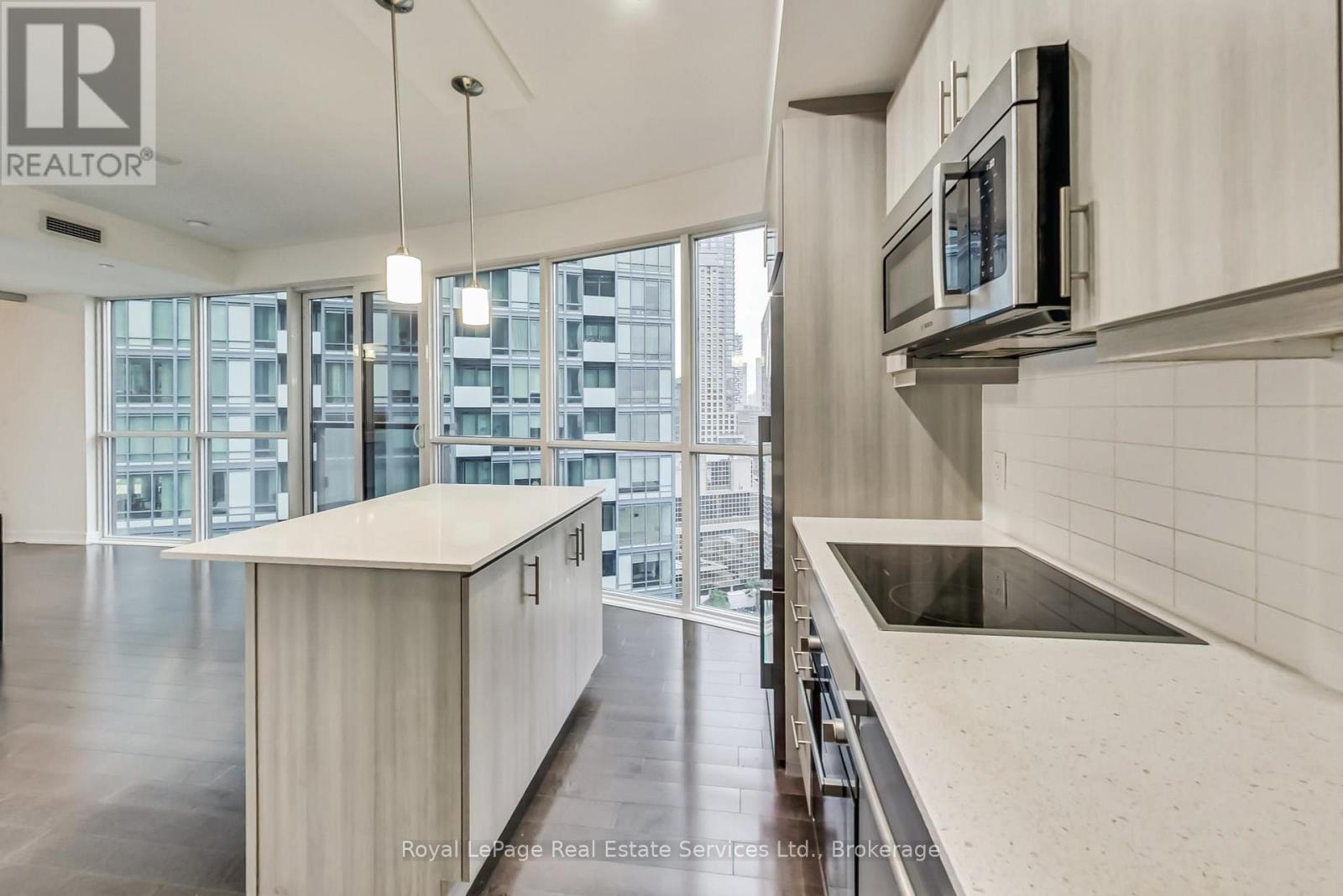 2405 - 1 The Esplanade, Toronto, Ontario  M5E 0A8 - Photo 10 - C12838718