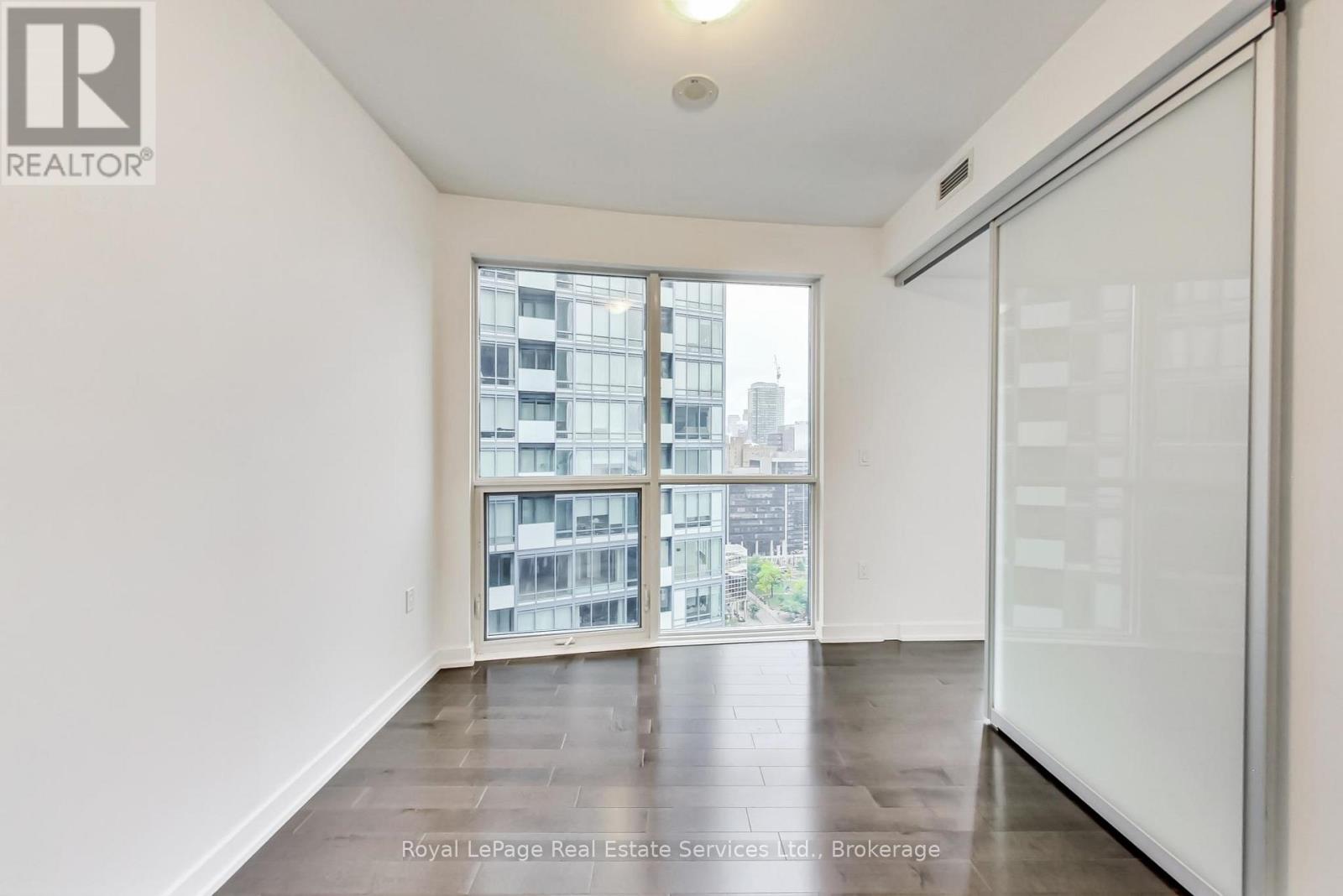 2405 - 1 The Esplanade, Toronto, Ontario  M5E 0A8 - Photo 13 - C12838718