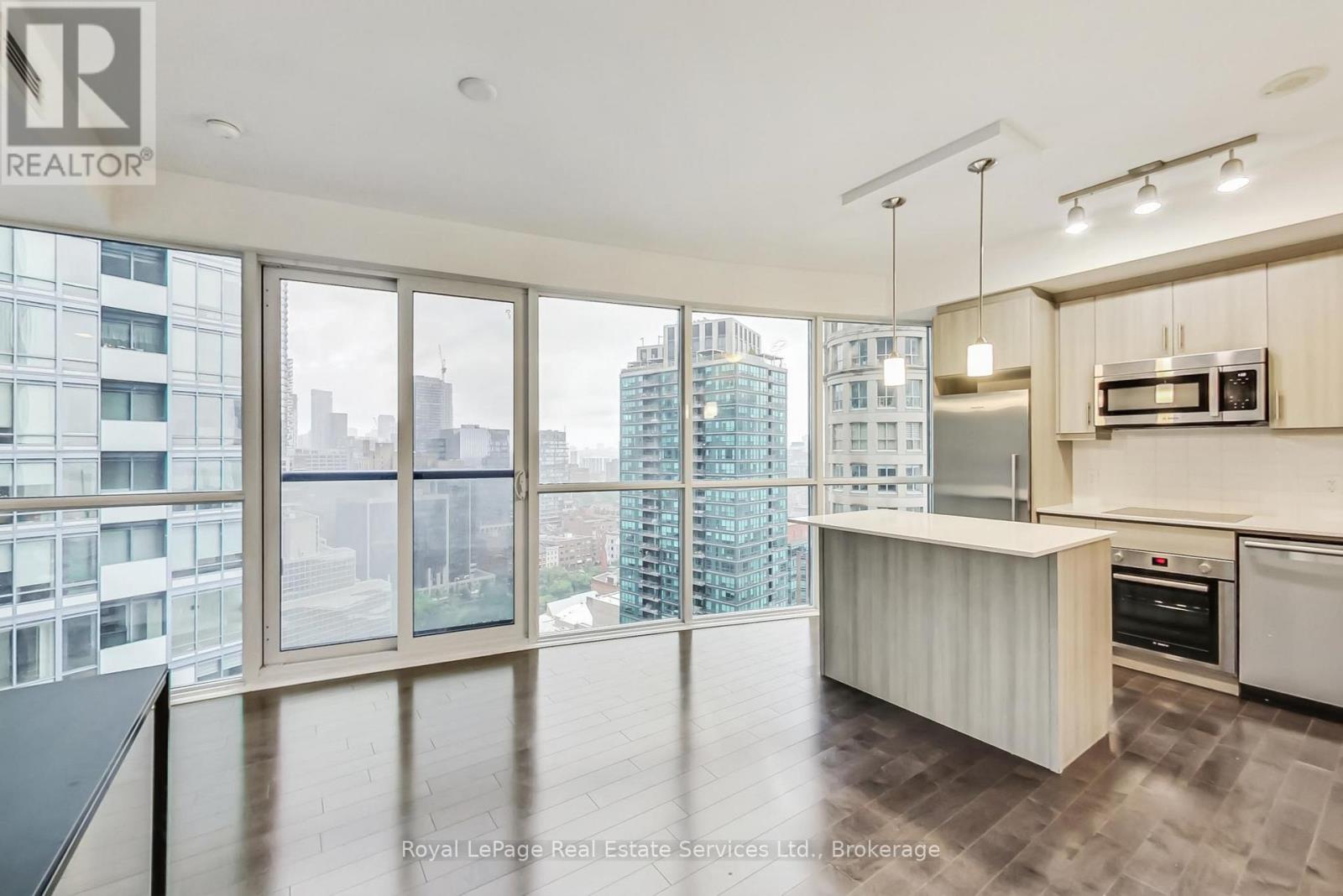 2405 - 1 The Esplanade, Toronto, Ontario  M5E 0A8 - Photo 4 - C12838718