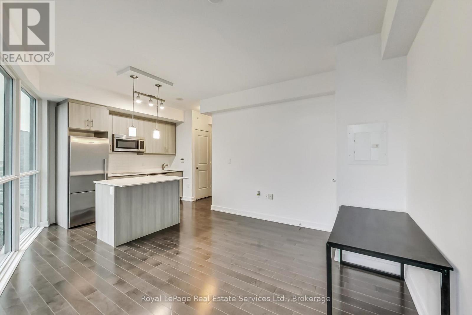 2405 - 1 The Esplanade, Toronto, Ontario  M5E 0A8 - Photo 6 - C12838718