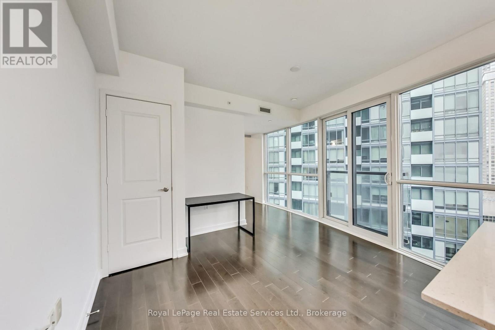 2405 - 1 The Esplanade, Toronto, Ontario  M5E 0A8 - Photo 7 - C12838718