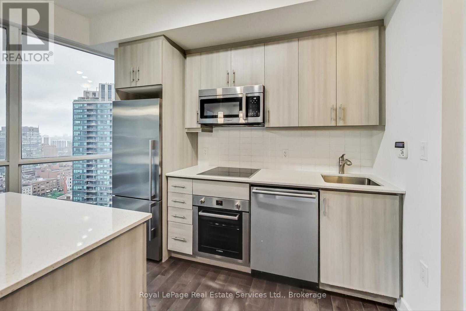 2405 - 1 The Esplanade, Toronto, Ontario  M5E 0A8 - Photo 9 - C12838718