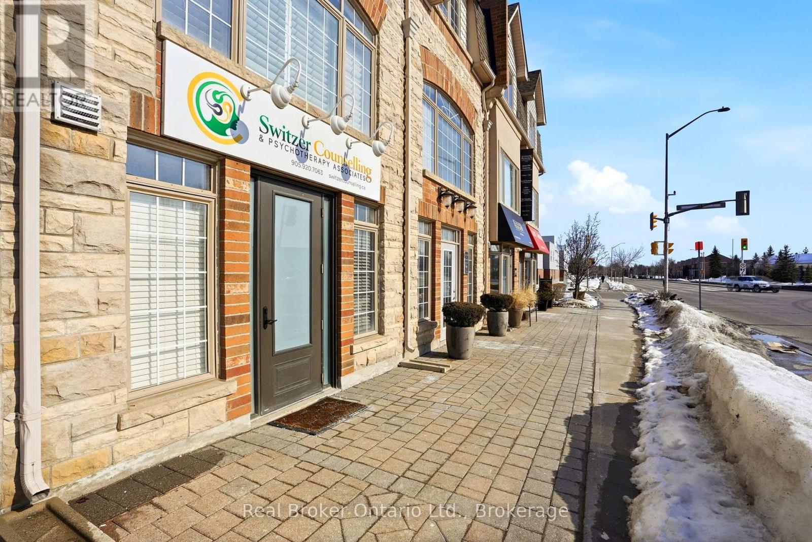 4 - 435 English Rose Lane, Oakville, Ontario  L6H 7S9 - Photo 2 - W12838766