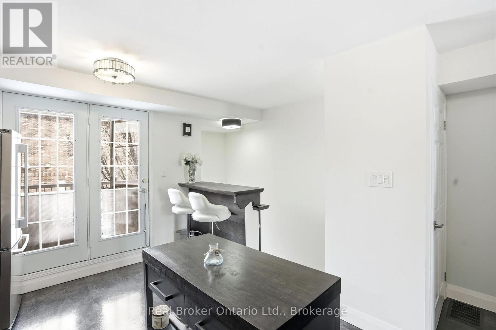 4 - 435 English Rose Lane, Oakville, Ontario  L6H 7S9 - Photo 4 - W12838766