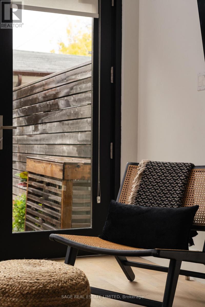 110b Palmerston Avenue, Toronto, Ontario  M6J 1J1 - Photo 8 - C12838764