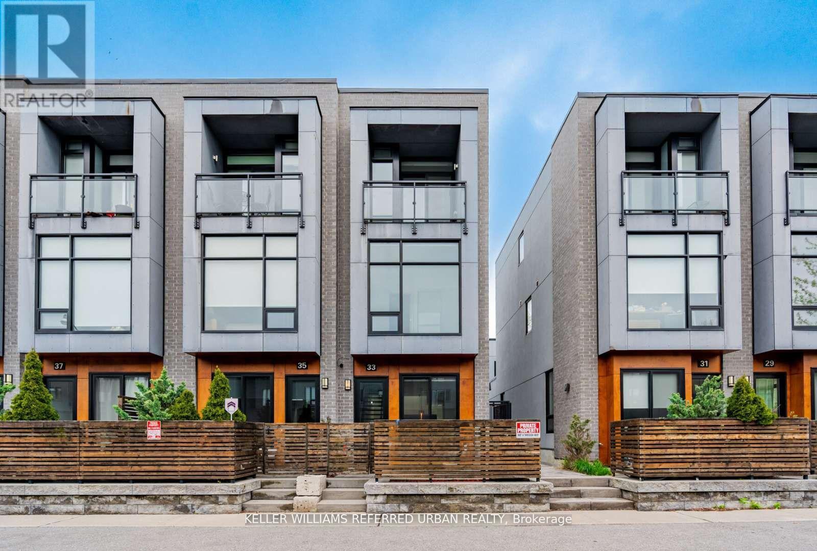 33 ACHTMAN LANE, Toronto, Ontario