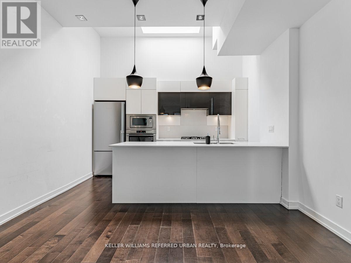 33 Achtman Lane, Toronto, Ontario  M6G 4C5 - Photo 11 - C12838786