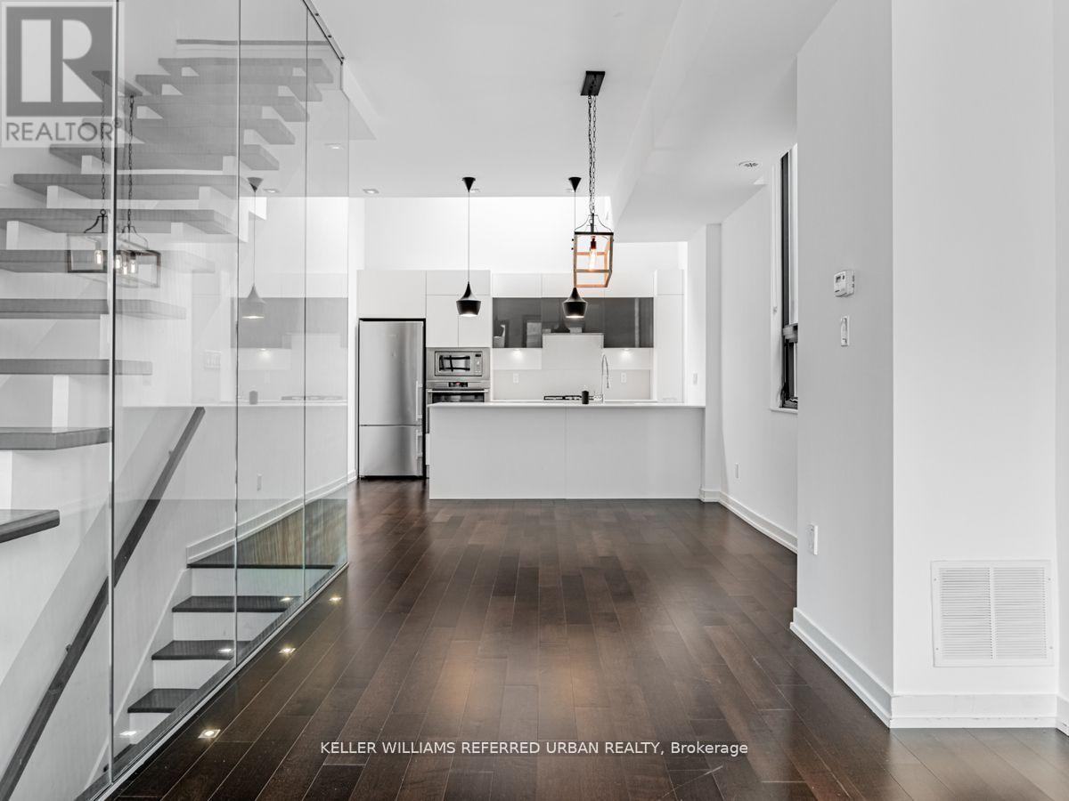 33 Achtman Lane, Toronto, Ontario  M6G 4C5 - Photo 8 - C12838786